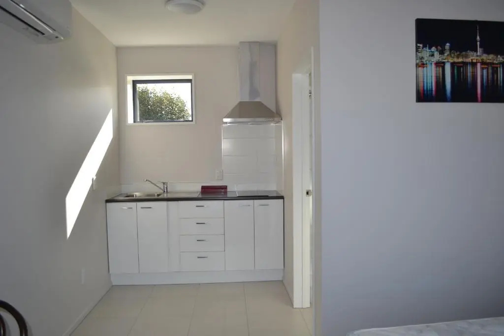 319 Addington Motel