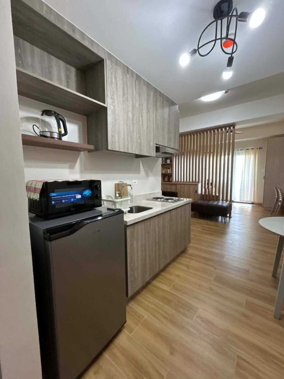 Twin Lakes Tagaytay by JC Staycation