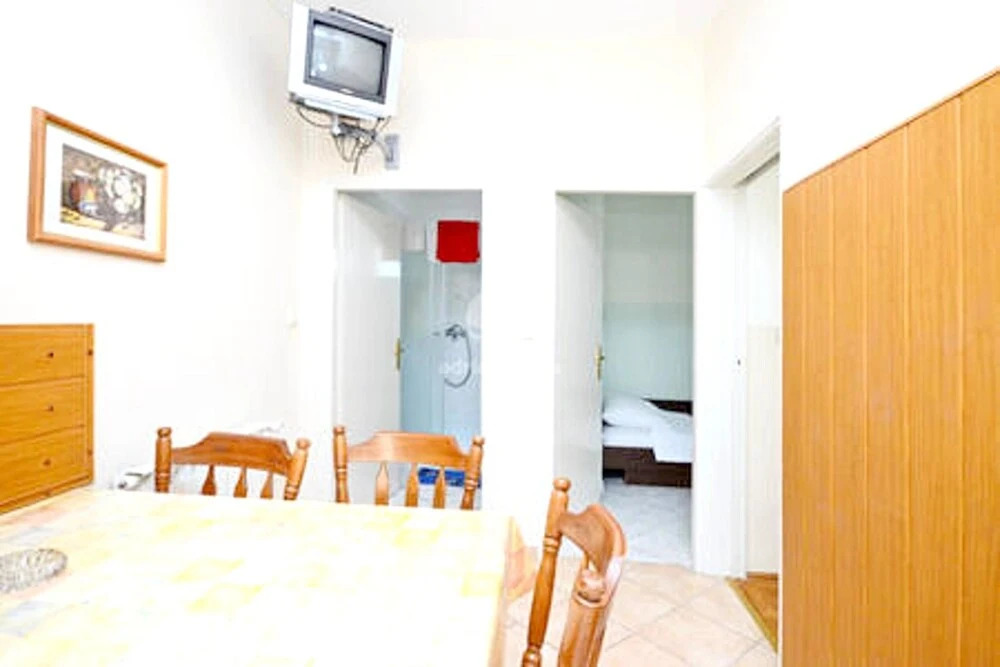 Apartment With 2 Bedrooms in Kampor, With Enclosed Garden and Wifi - 5