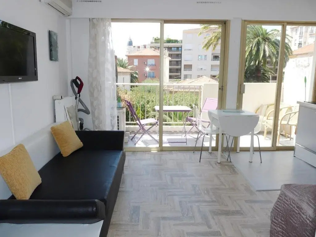 Maubourg Studio