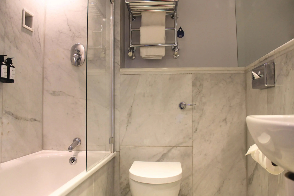 Radisson Blu Hotel, London Tottenham Court Road