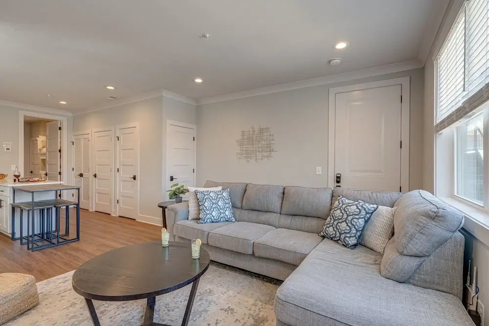 Merry Melrose -mins to Broadway- Sleeps 6