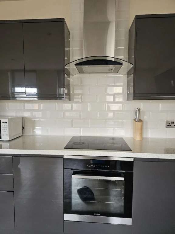Town Center Modern Apartment 10