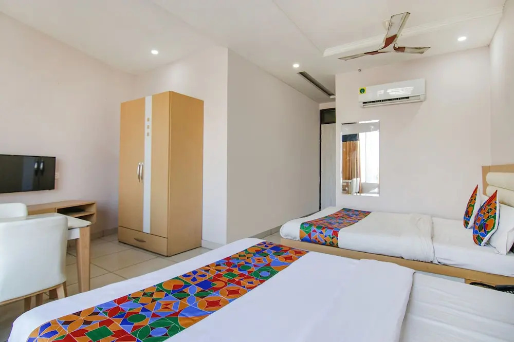 Fabhotel Skyla