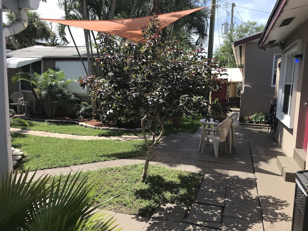 INN LEATHER GUEST HOUSE-GAY MALE ONLY