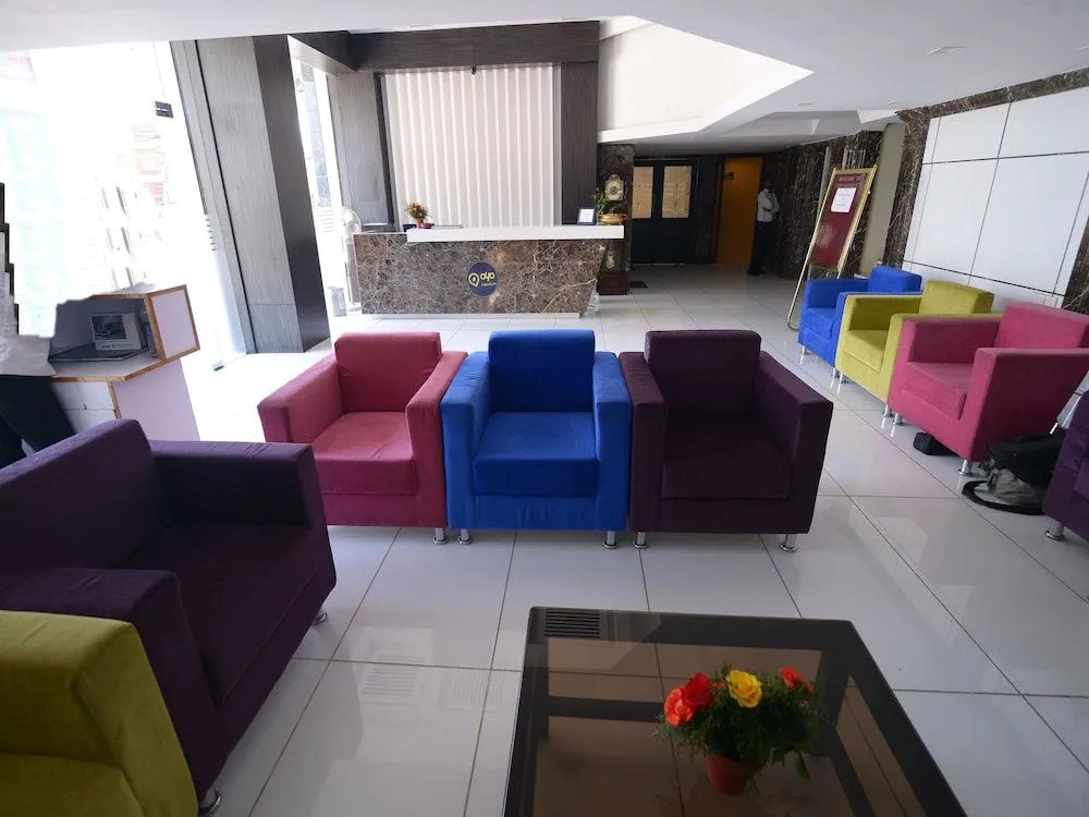 OYO 1637 Hotel Star Residency