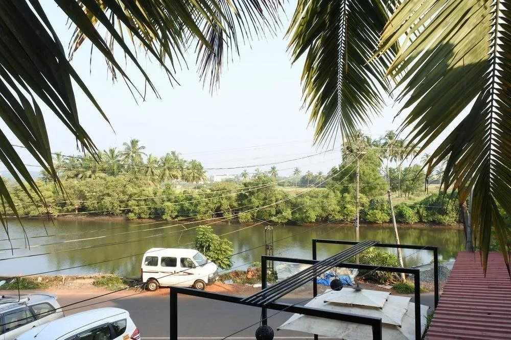 Mayonna Creek Side