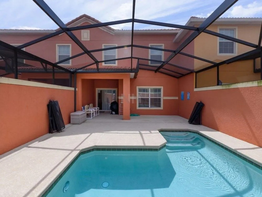 Paradise Palms Vacation Home 4 Bedrooms townhouse by RedAwning