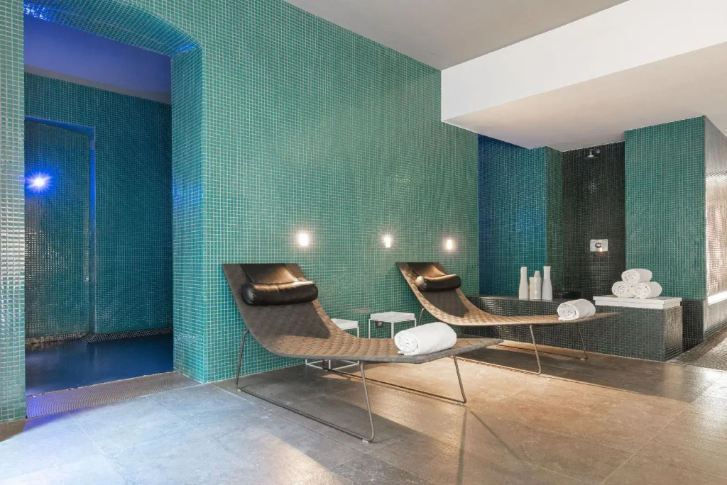 Hôtel C2