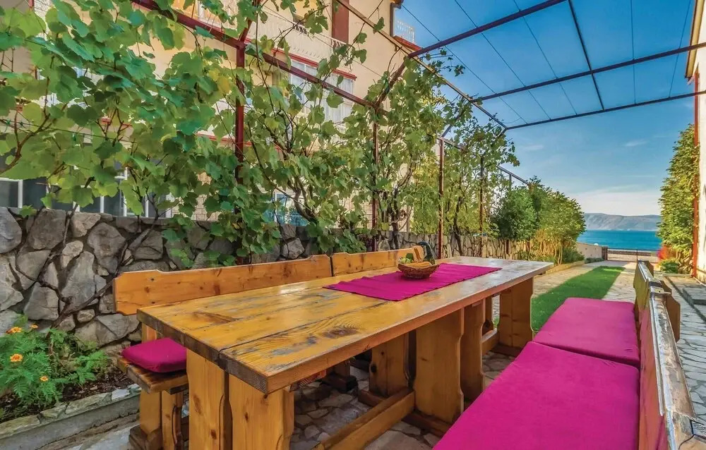 Stunning Home in Novi Vinodolski With Wifi and 4 Bedrooms