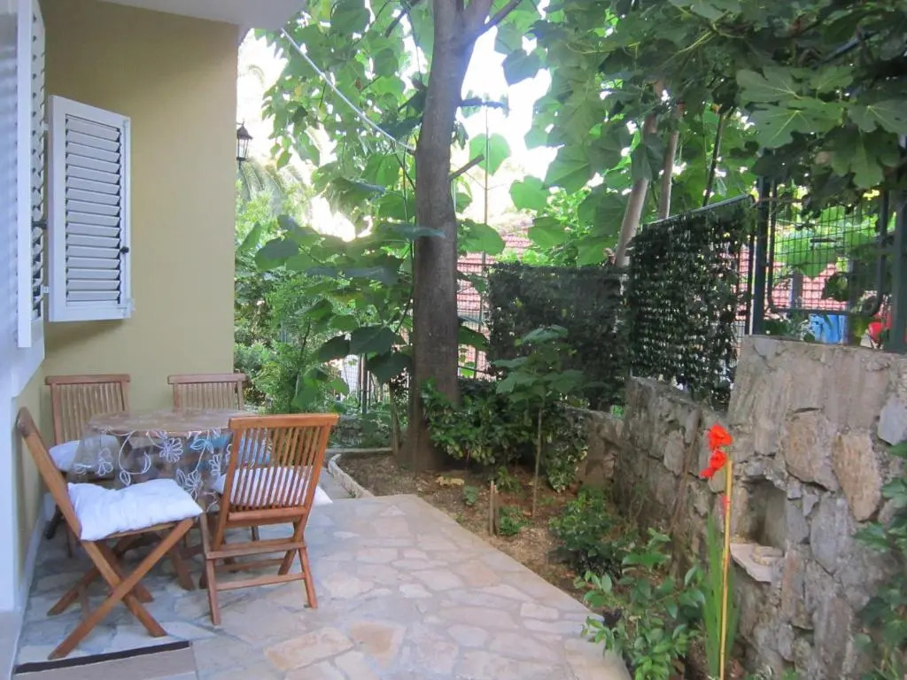 Huter Apartments