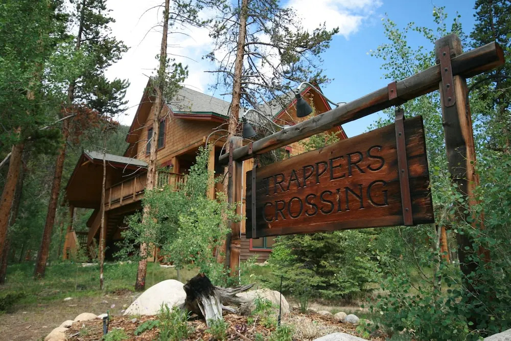 Trappers Crossing 8769