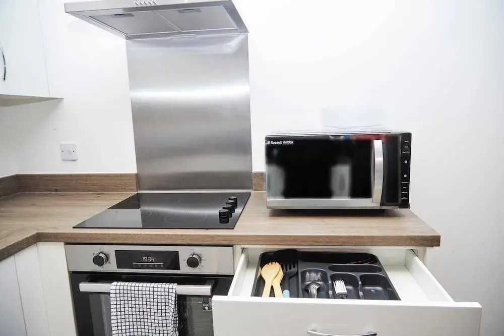 Apartment-sleeps4-streetparking-balcony-duplex