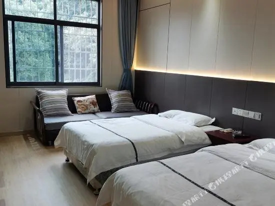 Yikai Business Hotel