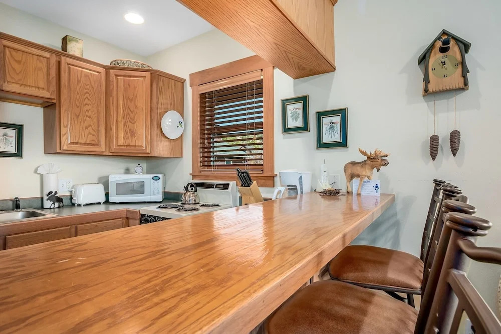 Powell Peak 104 1 Bedroom Condo by RedAwning