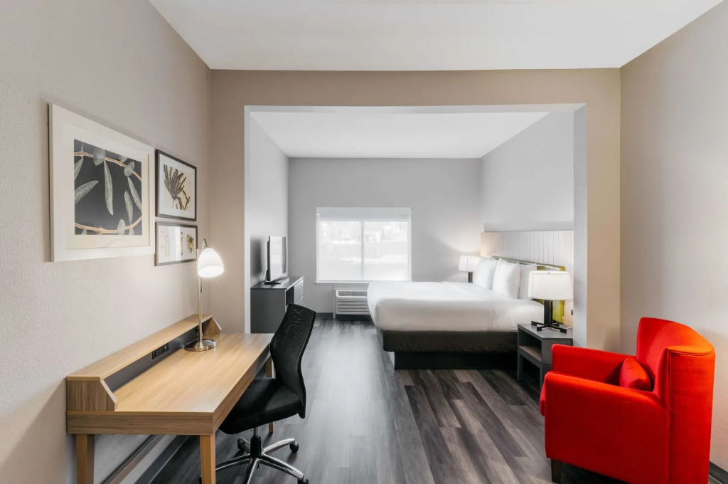 Townhome Inn & Suites by IHG