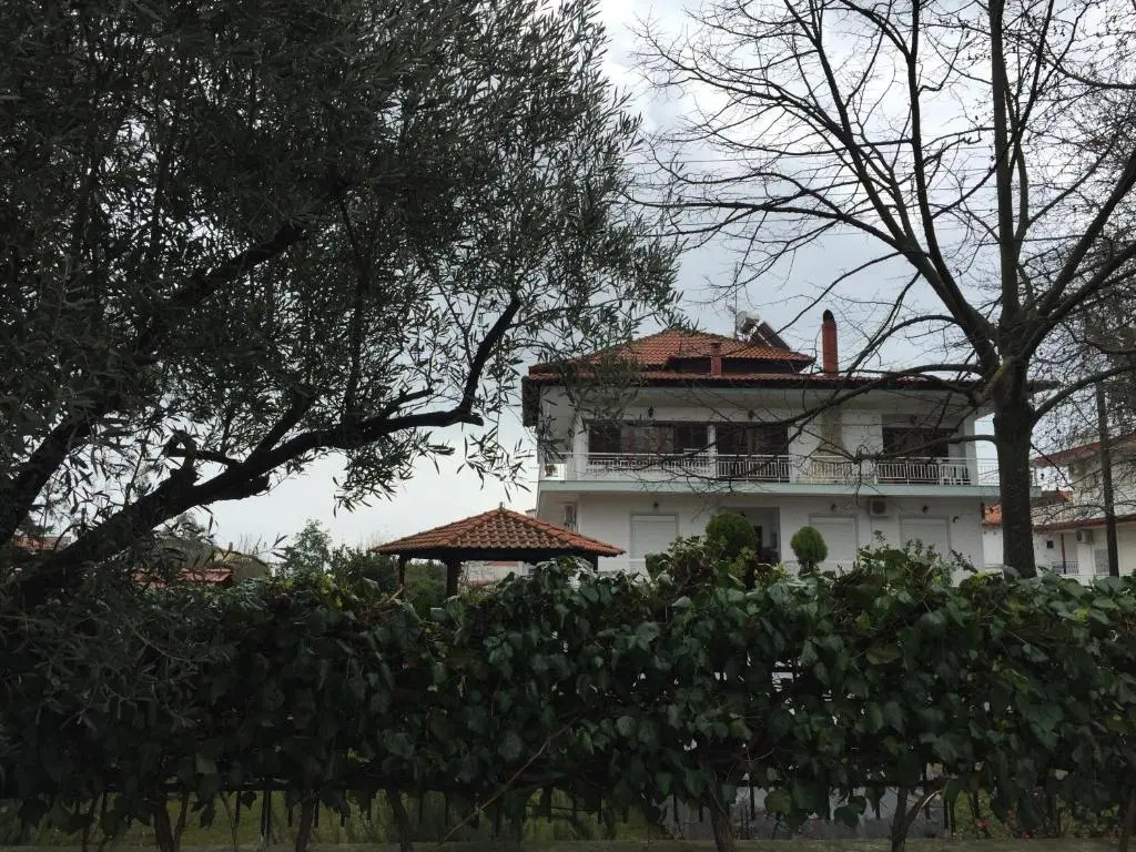 Litsa Haus Estate Residences & Suites