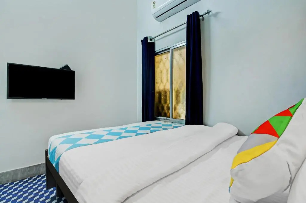 Hotel Shri Anand by OYO Rooms
