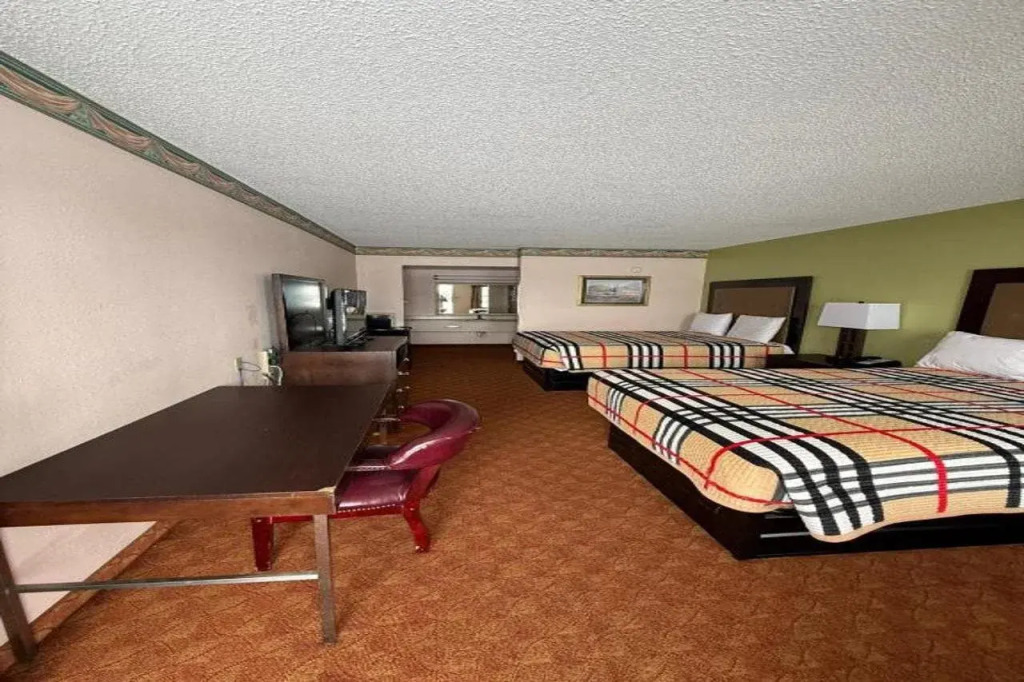 Victorian Inn By OYO Whitesboro US Hwy 82