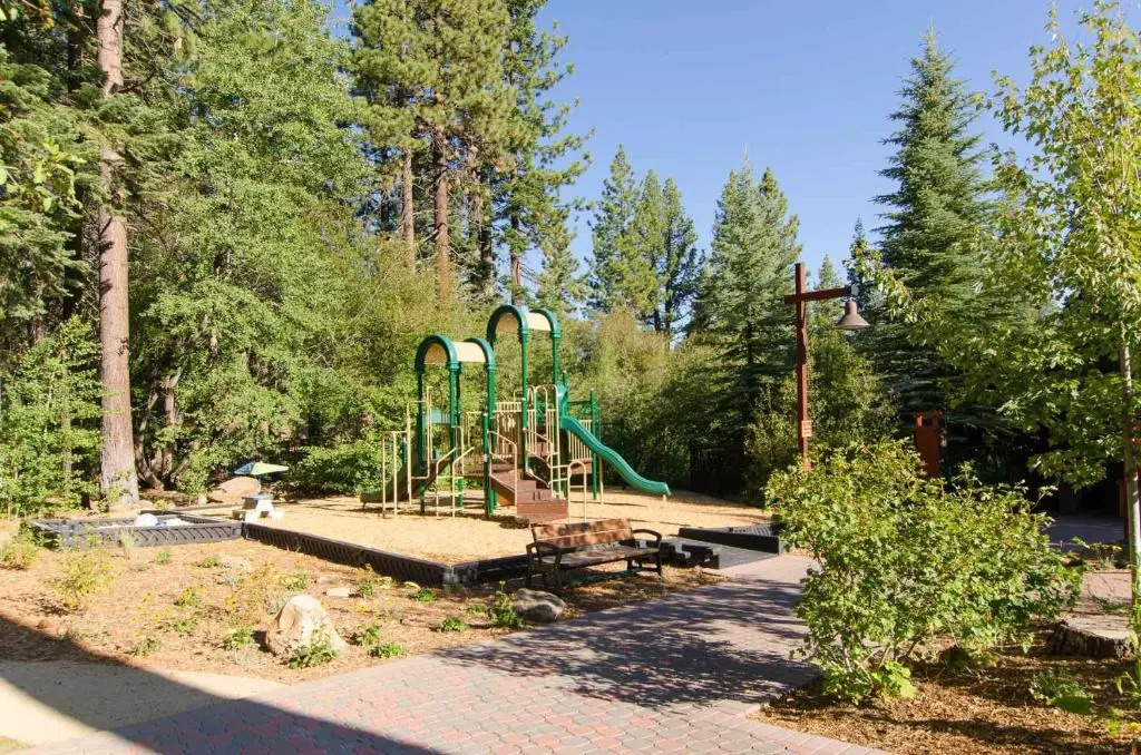 Stunning Big Springs Residence with Private Hot Tub! - Gray Wolf Northstar