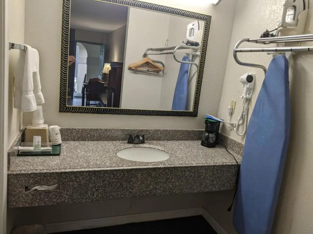 Key West Inn - Roanoke