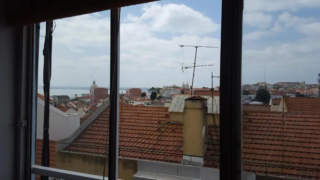 Calçada dos barbadinhos, n. 237, 2º esq.
