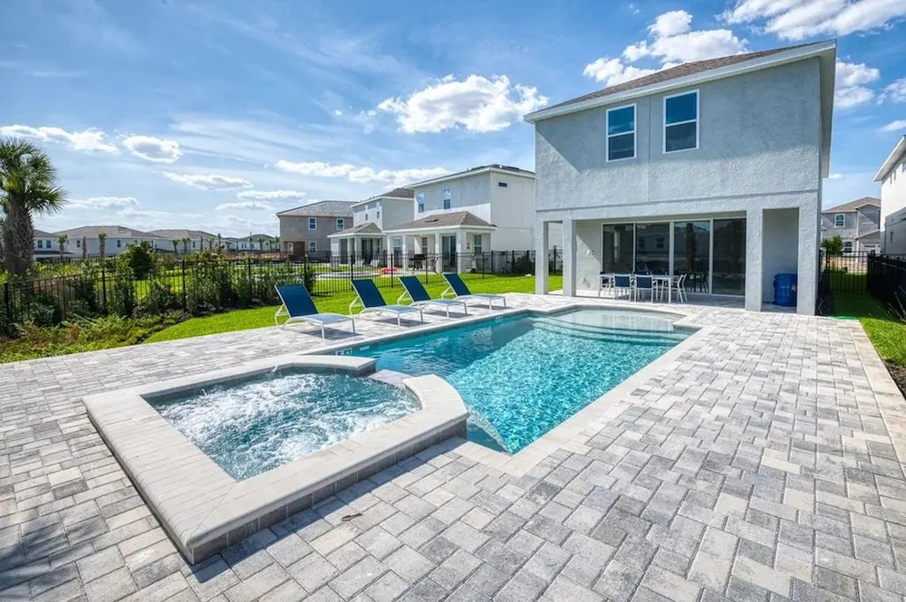 Spacious 9Bd near Disney with Pool - Family Dream