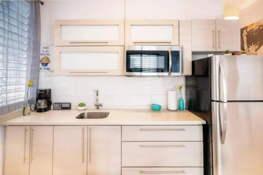 Comfy 2BR in Condado. Short Walk to the Beach.