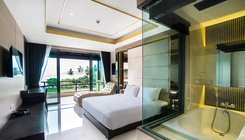 Aqua Resort Phuket - Near Beach and Chalong Pier