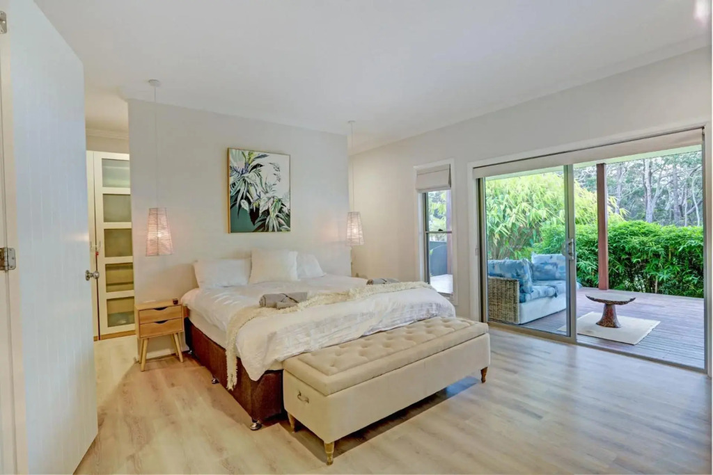 Luxury Spacious Entertaining Areas and Close to Hyams Beach