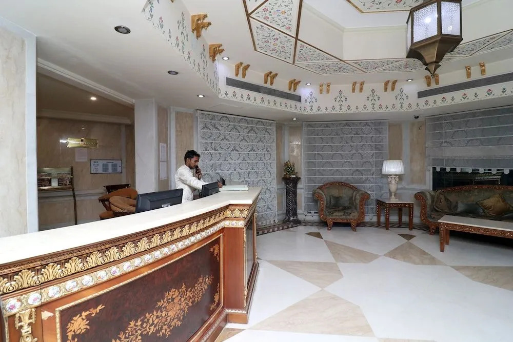 Oyo 25046 Hotel The Orient Taj