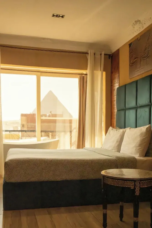 Jimmy Pyramids Hotel