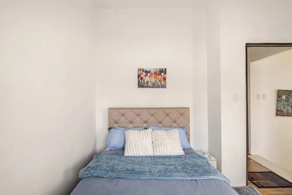 Charming Iloilo City House With Garden View