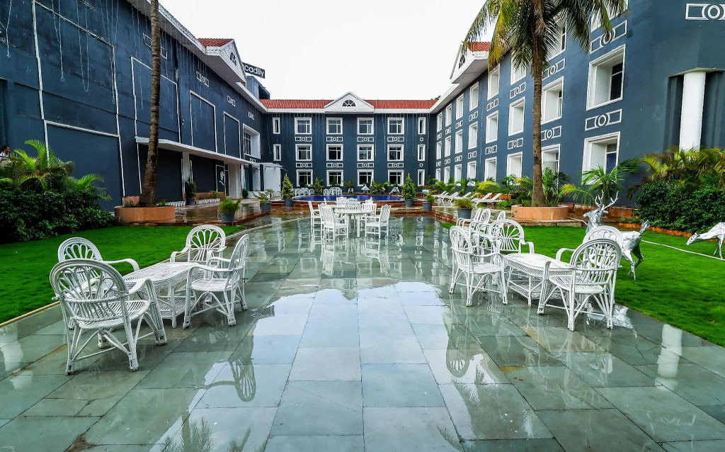 Hotel Piccadily Raipur