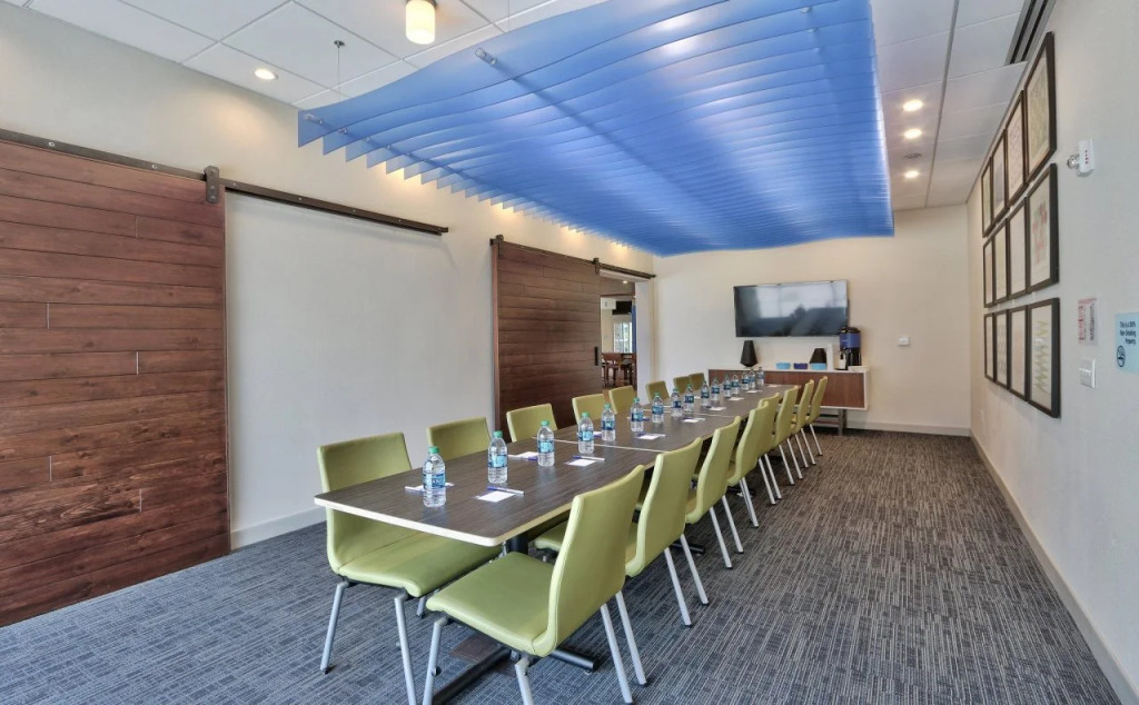 Holiday Inn Express & Suites - Roswell by IHG