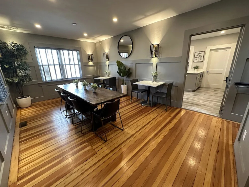 Bright 1 Bed/1 Bath On Historic Pelham St - Unit 2 1 Bedroom Home
