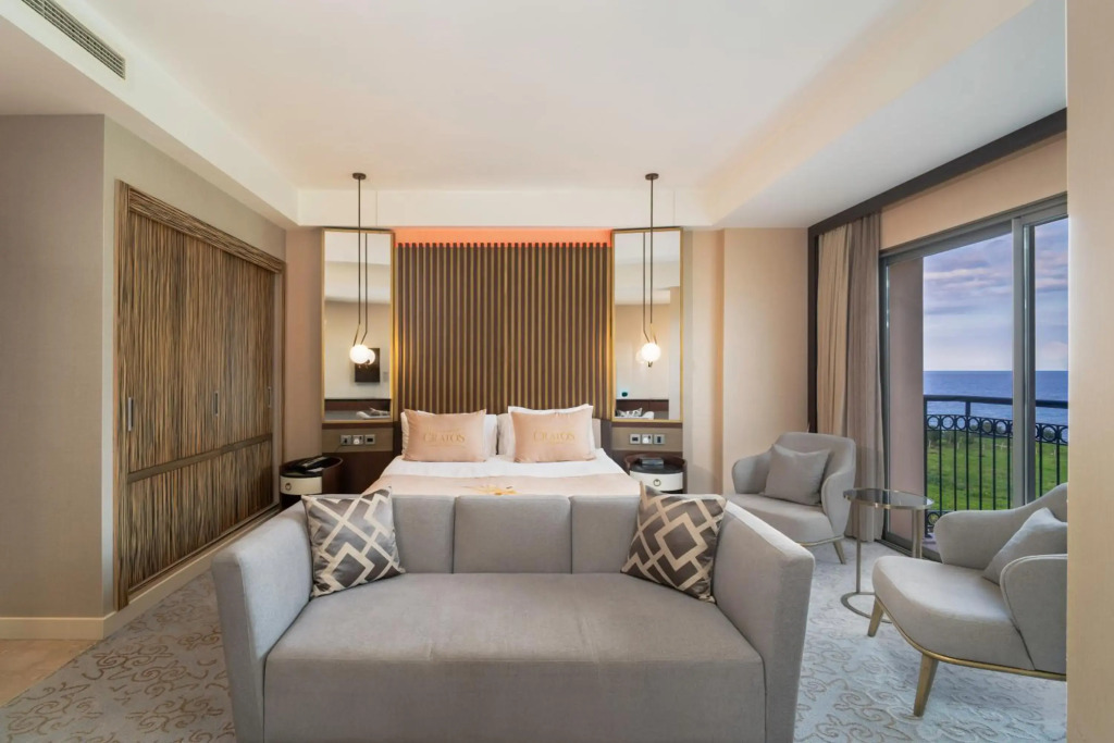 Cratos Premium Hotel Casino & SPA