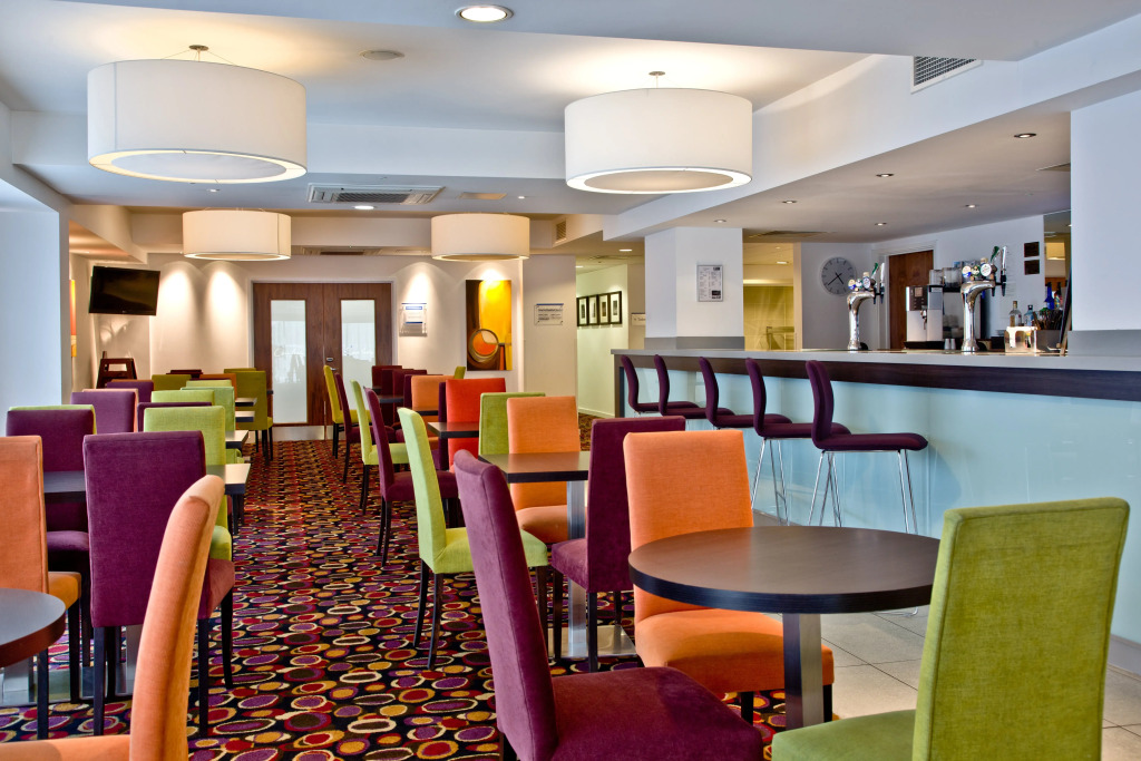 Holiday Inn Express Birmingham–South A45