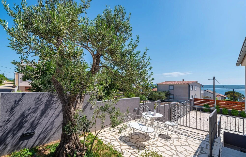 Amazing Home In Maslenica
