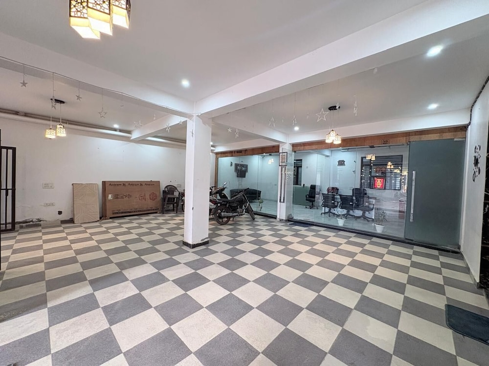 Hotel 69