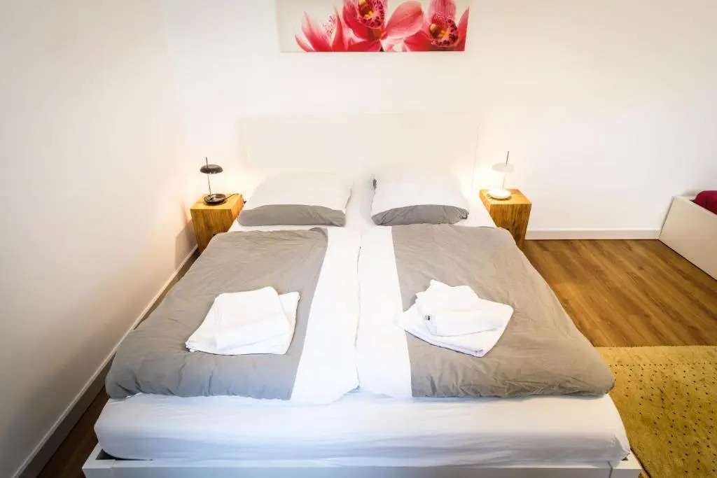 Wunderschöne Wohnung in sanierter Villa! incl WIFI