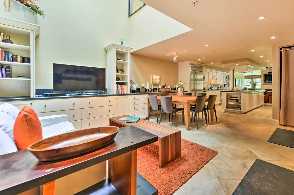 Park City Condo w/ Pool Access - Near Ski Slopes!