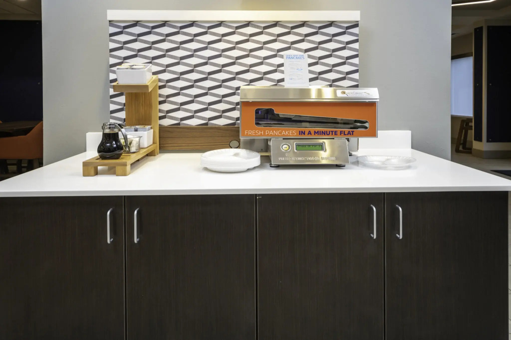 Holiday Inn Express and Suites Atlanta-Johns Creek by IHG