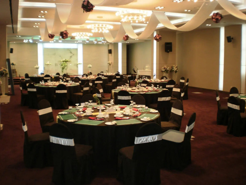 Gumi Century Hotel