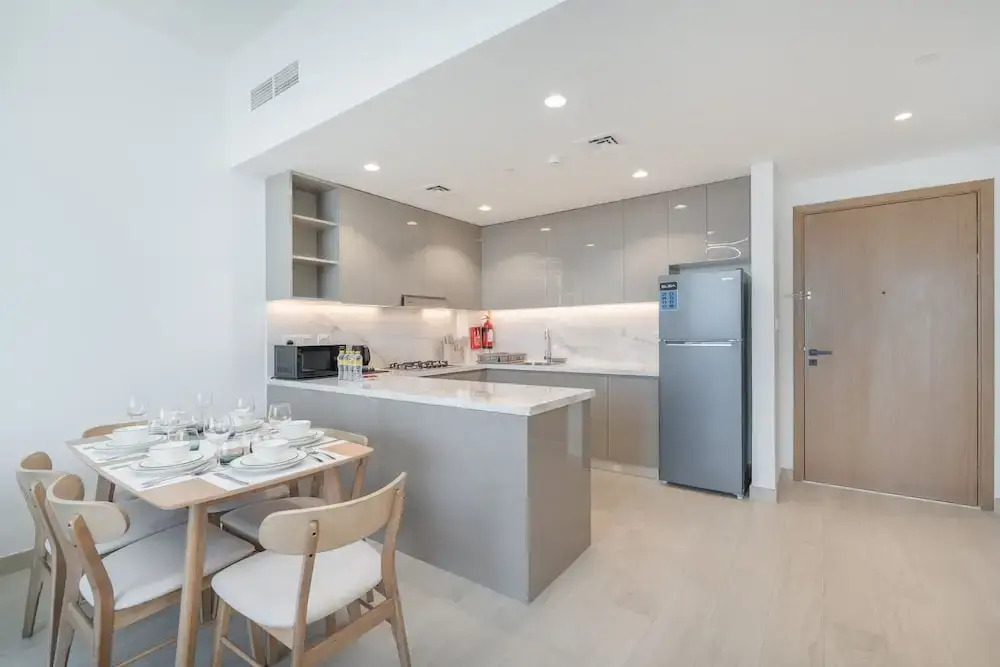 Modern and Peaceful 2 Bedroom in Amber by Azizi