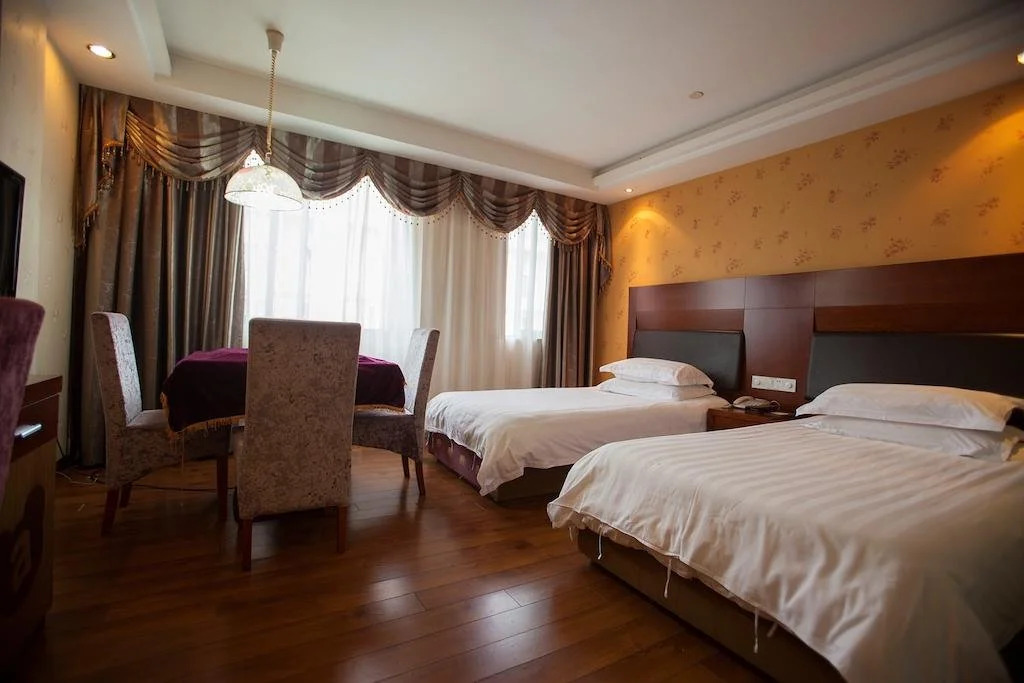 Yiwu Luckbear Hotel