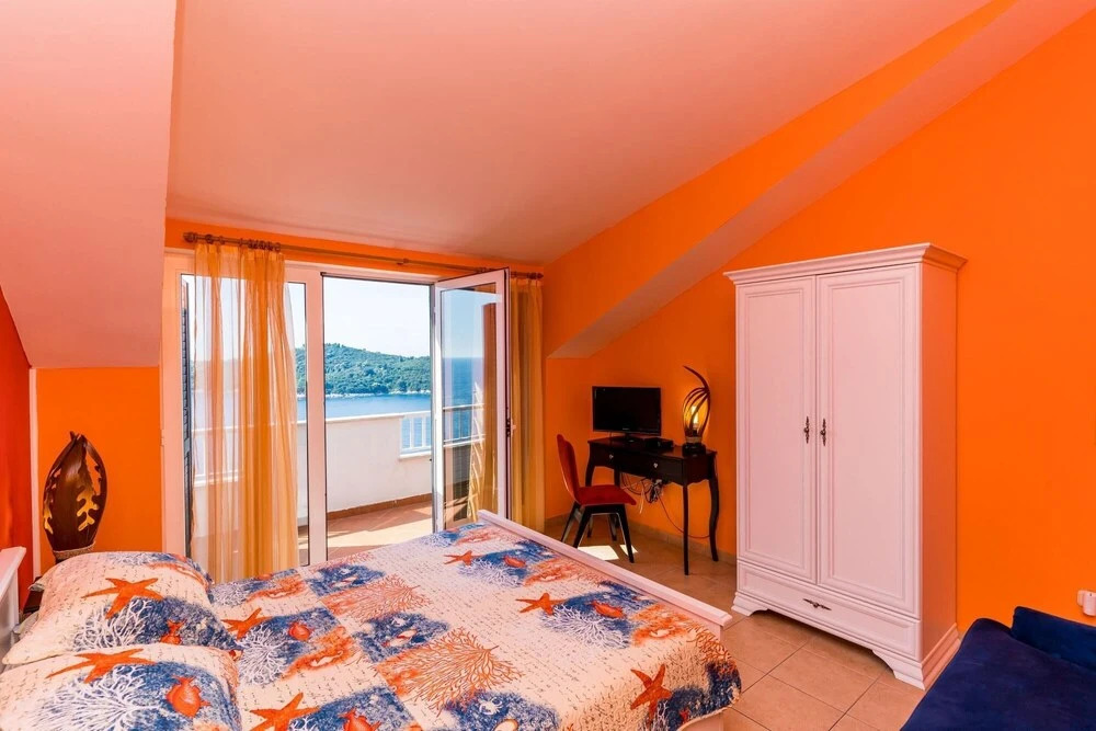 Villa Adrian - Six Bedroom Villa With Swimming Pool and Sea View ID Direct Booker 3663
