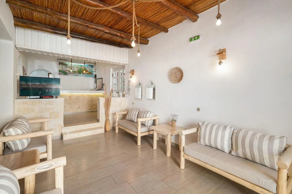 Adonis Hotel