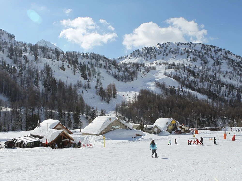 Chalet in Isola Near Ski Slopes
