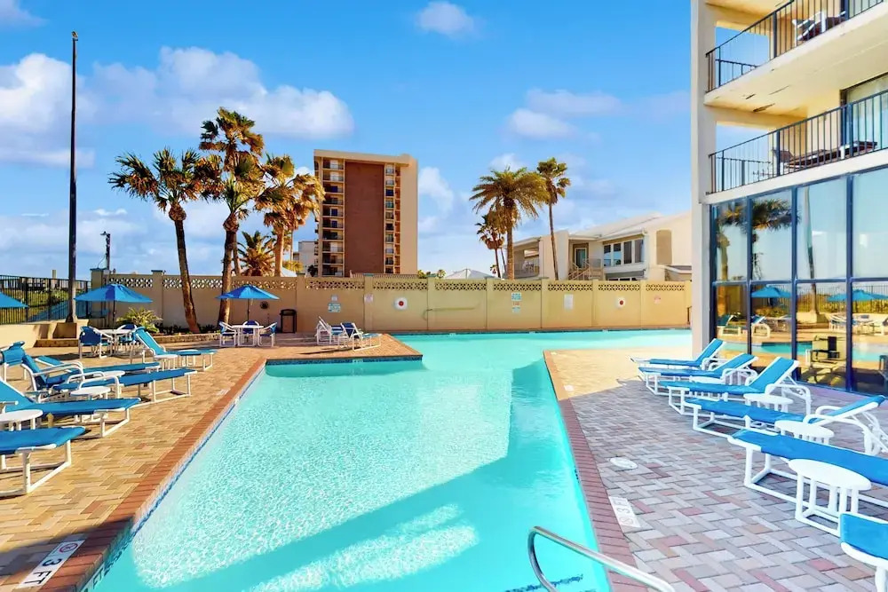 Beachfront 2BR on 10th Fl: Suntide III - Unit 1004